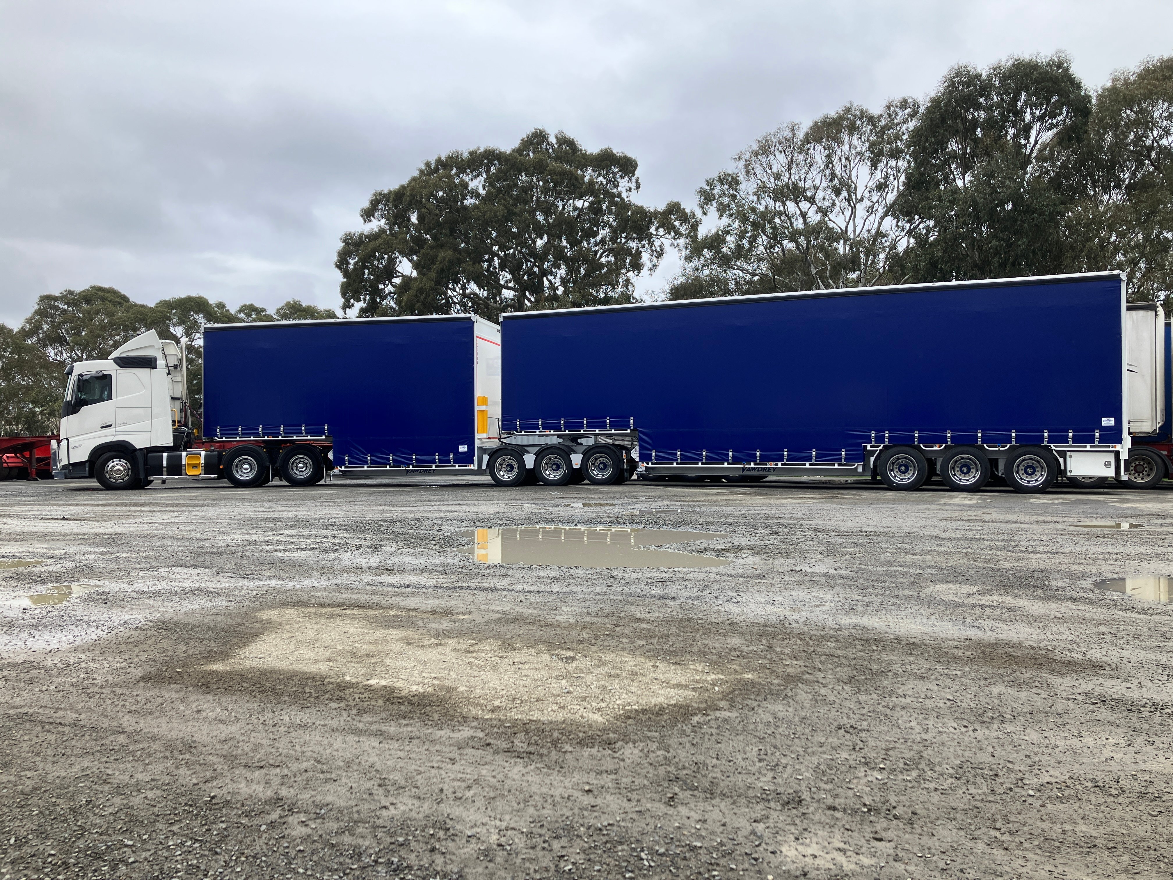 ladher-express-trailers